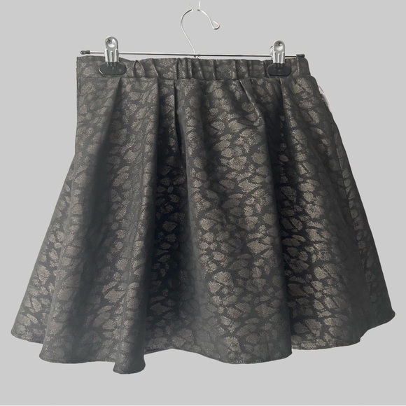 NWT Aritzia Talula Black & Bronze  Abstract Patterned Flared Mini Skirt - Picture 2 of 15